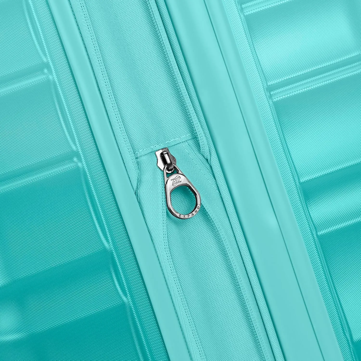 American Tourister Cascade 24-inch Spinner, Aquamarine