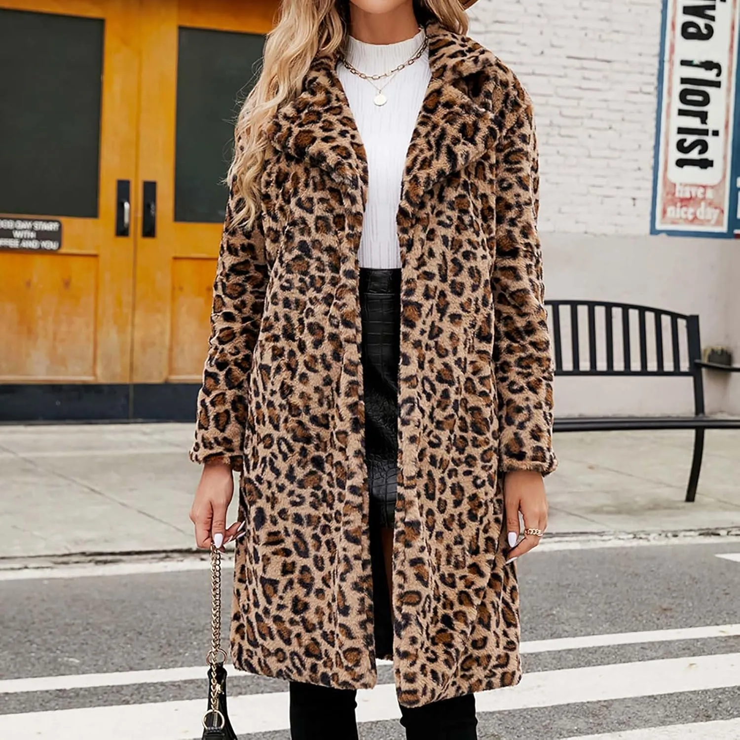 Lmdudan Womens 2024 Winter Faux Fur Coat Leopard Print Fleece Long Jacket Retro Lapel Warm Overcoat Plus Size Trench Coats