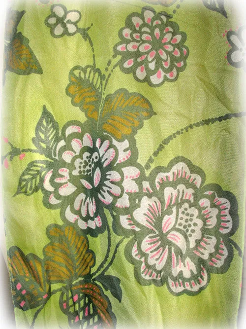 New Vintage Y2K 90s Scarf Scarves Wrap 62"X11" Floral Print Green Made in Italy