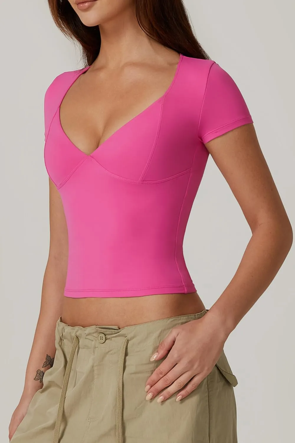 QINSEN Women's V Neck Short Sleeve T Shirts Double Lined Tee Seamed Cup Going Out Tops