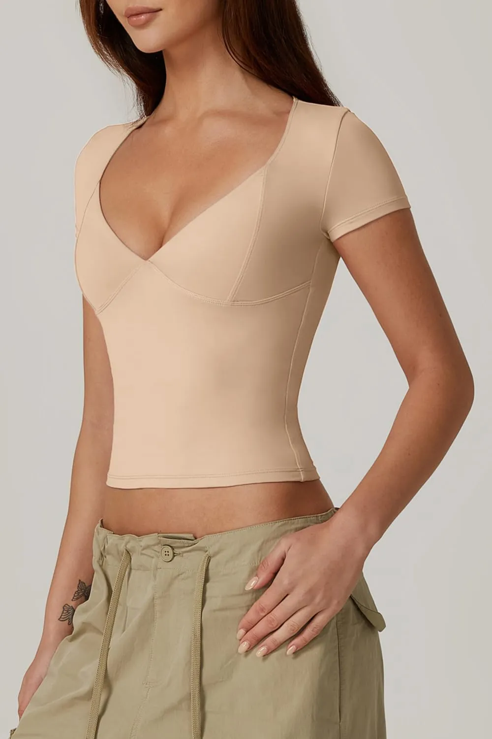 QINSEN Women's V Neck Short Sleeve T Shirts Double Lined Tee Seamed Cup Going Out Tops