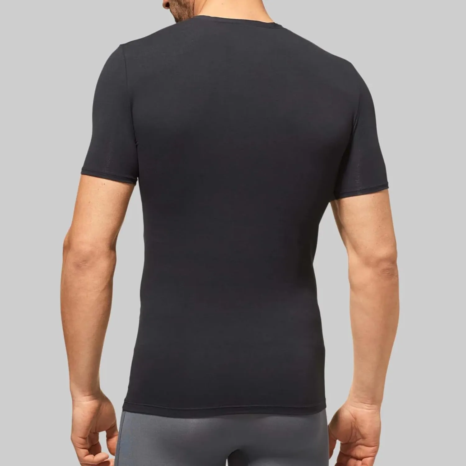 Tommy John Men's Crew Neck Undershirt, Second Skin Fabric, Slim Fit T-Shirt with Stay Tuck Design