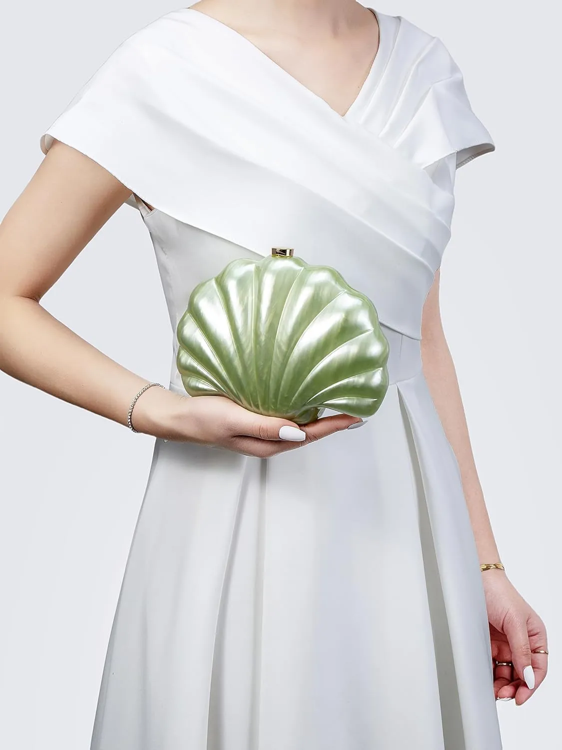 Women Pearl Acrylic Clutch Shell Pearl Clutch Shell Purse Chain Shoulder Bag Ladies Wedding Clutch Prom Evening Handag